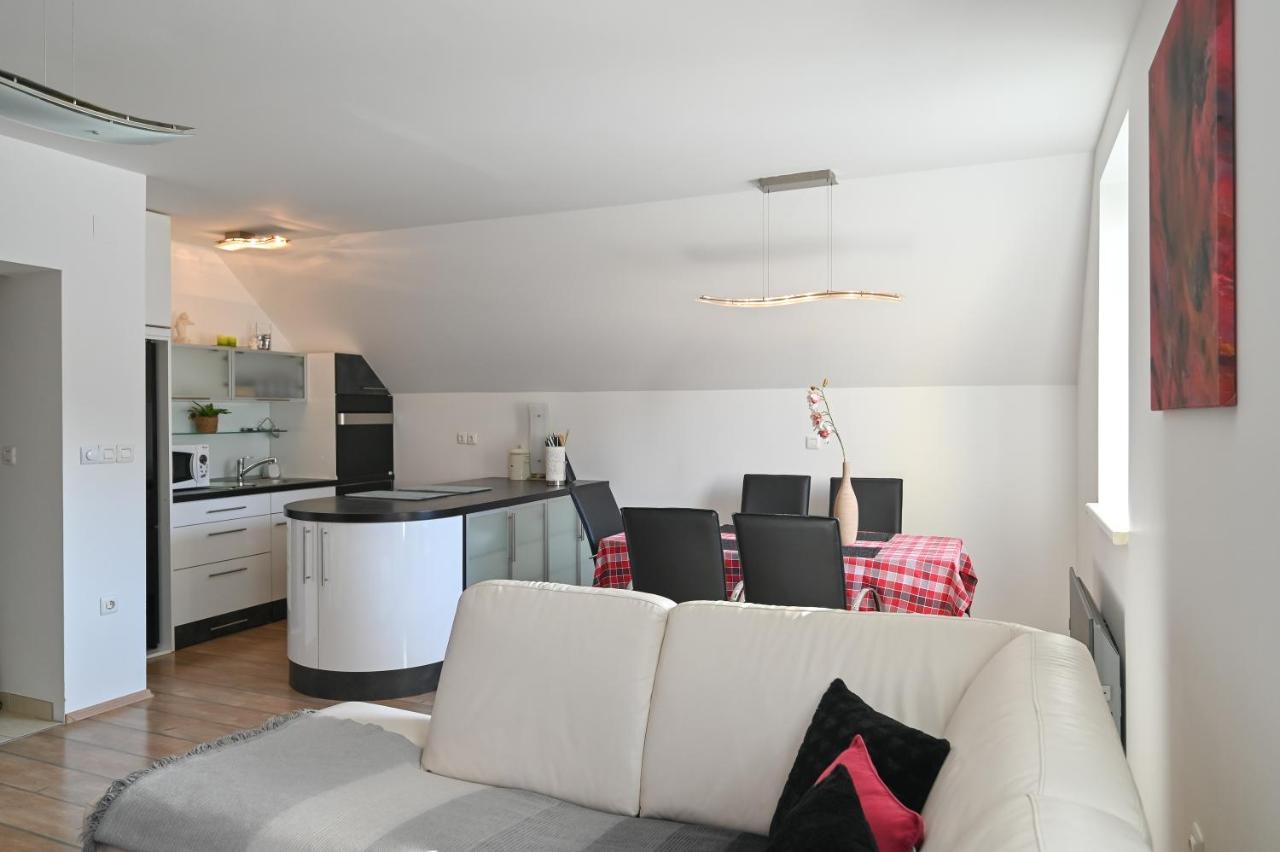 Apartment Stros With Private Sauna Kranjska Gora Exteriör bild
